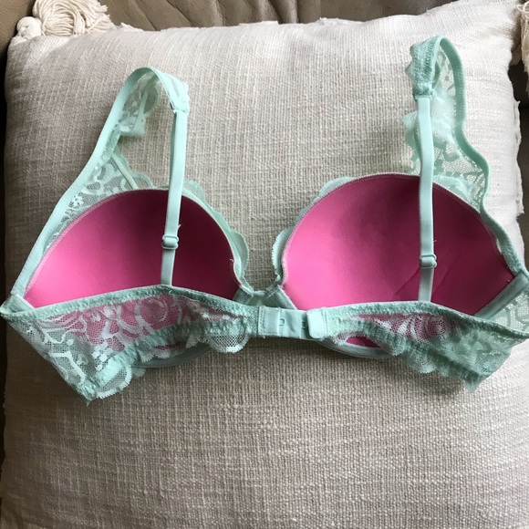 Victoria’s Secret Lace Bra - Picture 3 of 5